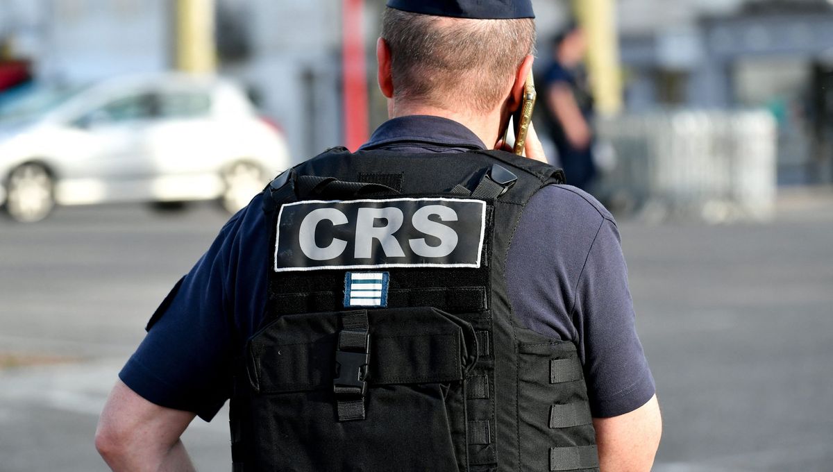 Procès de deux CRS à Nice : 18 et 8 mois de prison avec sursis pour avoir  agressé un jeune homme - ICI