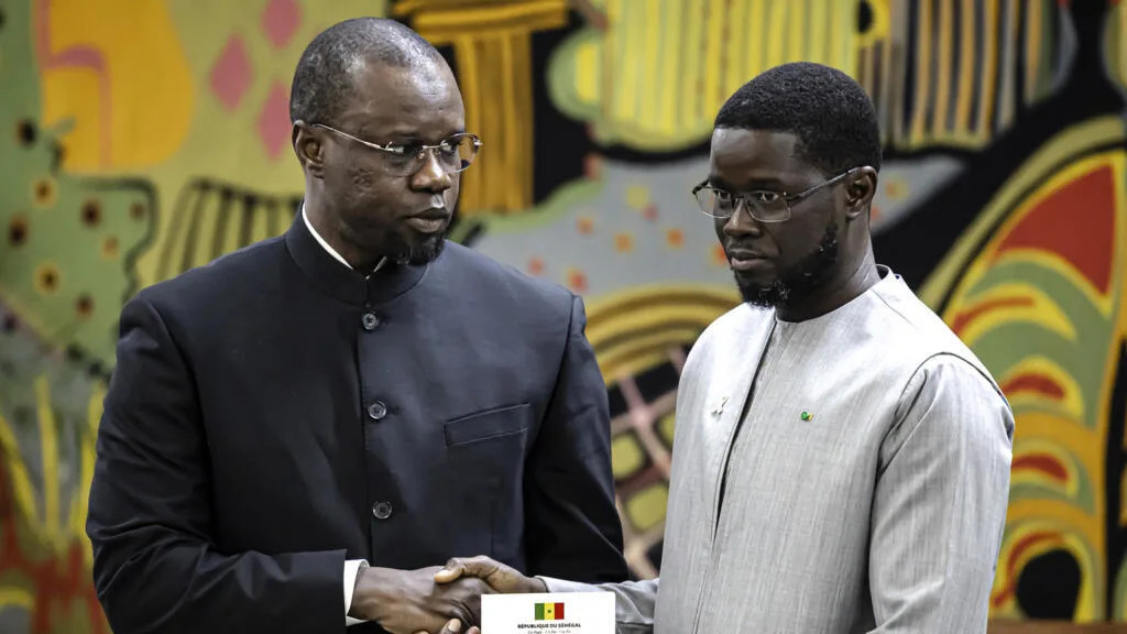 Sénégal: pour Bassirou Diomaye Faye, une rupture déjà consommée avec son  Premier ministre Ousmane Sonko? - Yahoo Actualités France
