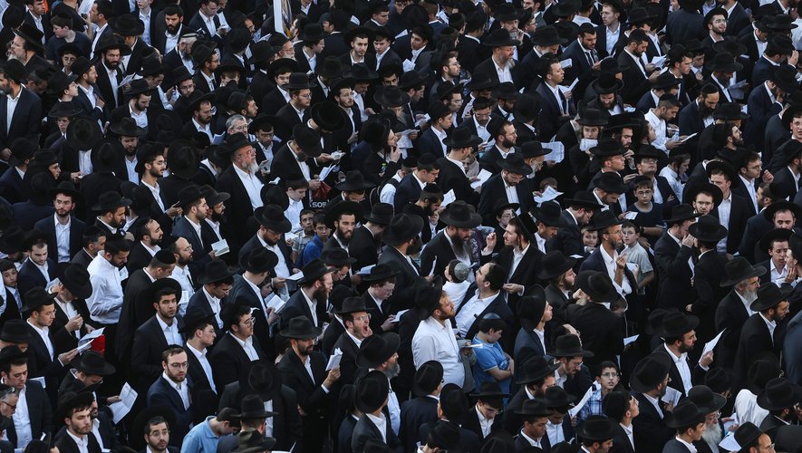 Mieux vaut aller en prison" : à Jérusalem, des dizaines de milliers d'ultra-orthodoxes  manifestent contre la conscription - ladepeche.fr