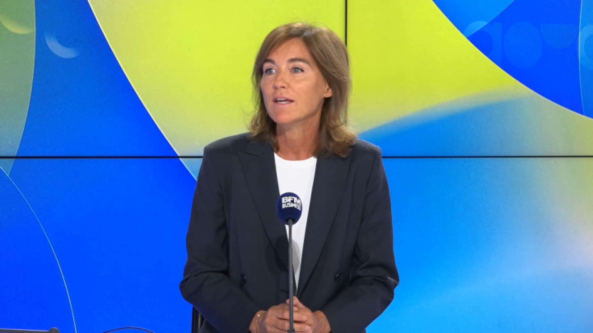 En France, c'est 76 centimes, moins qu'une baguette de pain": la patronne  d'Upsa demande une hausse de 10 centimes du prix de la boîte de paracétamol  (qu'elle s'engage à produire 100% en