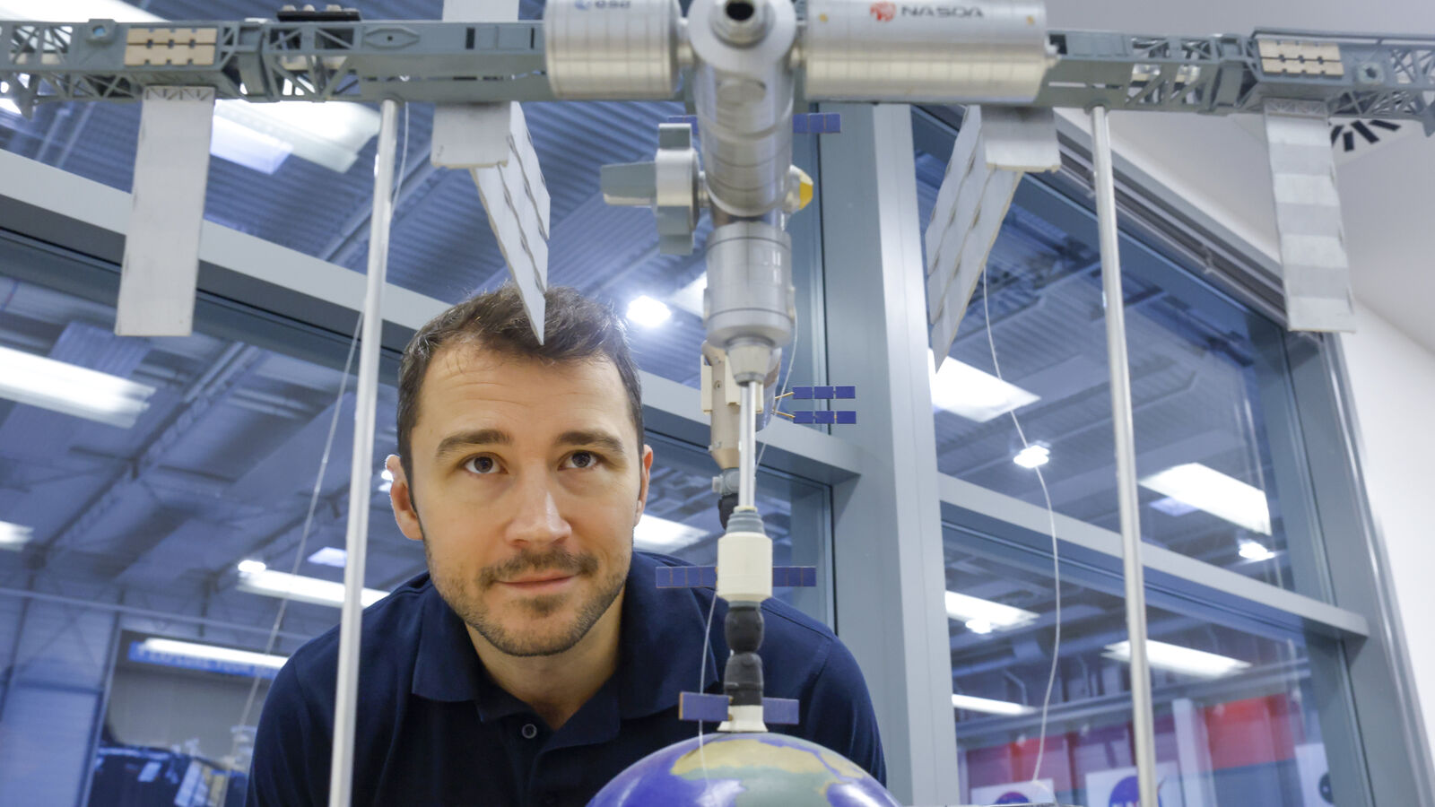 Plongeur, pilote de chasse et provençal : qui est Arnaud Prost, l'astronaute  français qui s'envolera dans l'espace en 2027 ? - Le Parisien