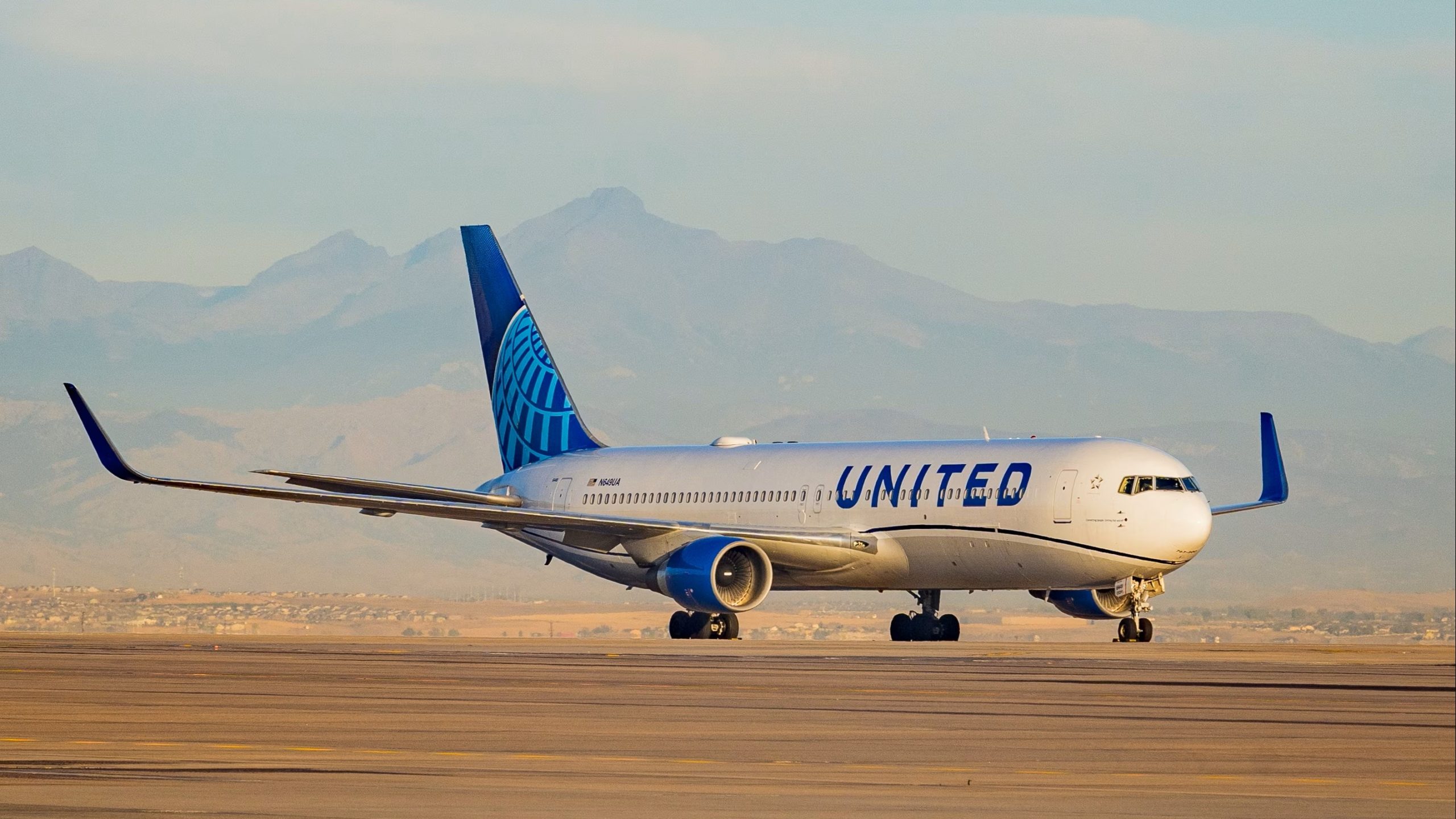 United Airlines : un vol vers Majorque dérouté après une alerte liée à un  appareil Bluetooth | Air Journal