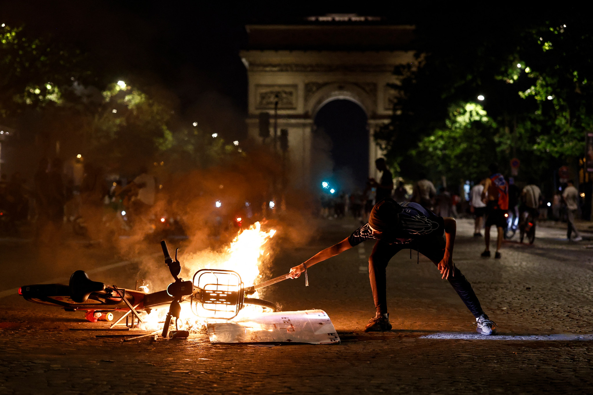 Ligue des Champions: plus de 890 interpellations après le sacre du PSG