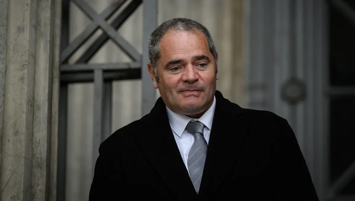 Garde à vue fictive : l'ex-patron des stups François Thierry acquitté |  France Inter