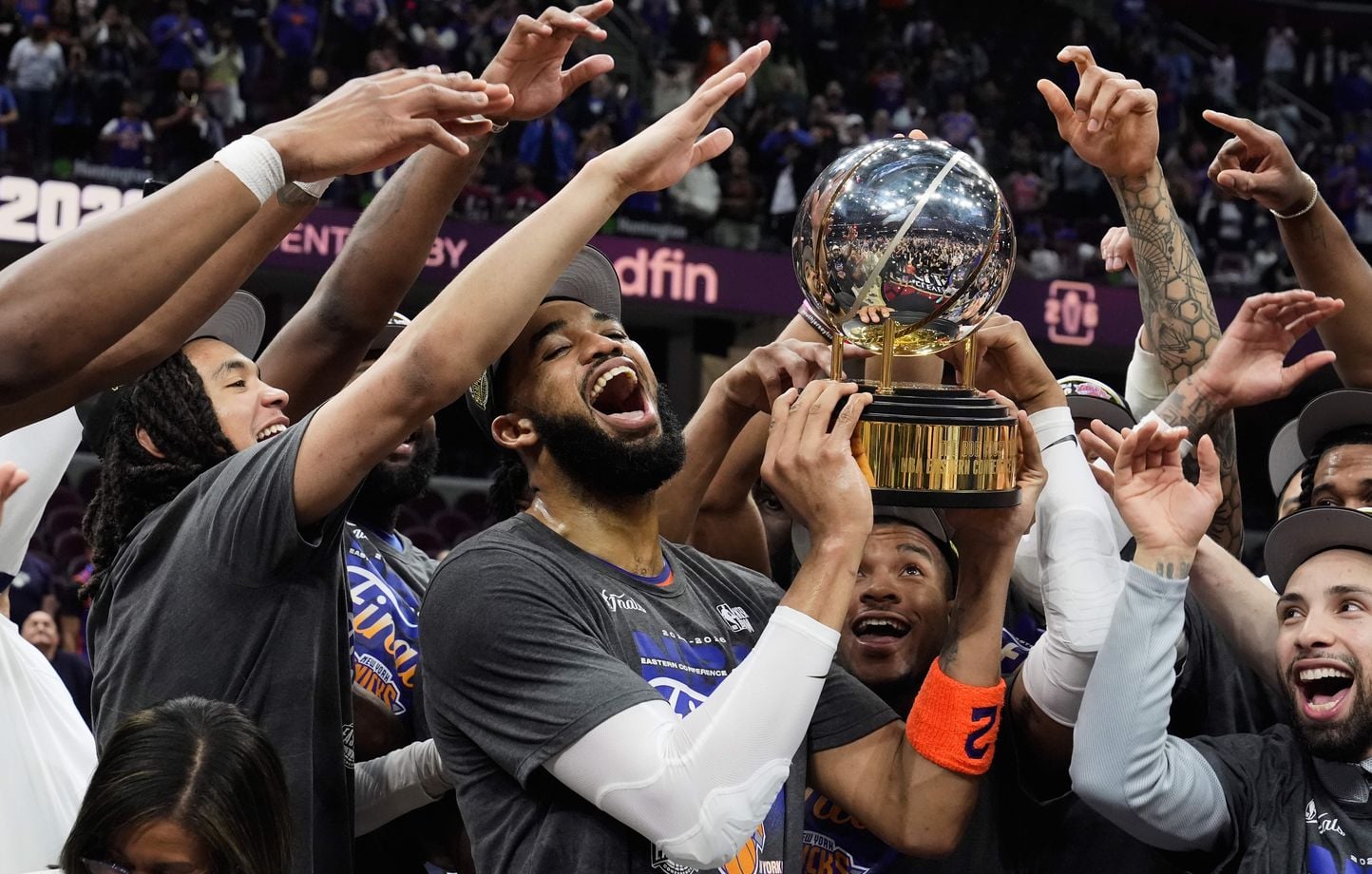 NBA : Pendant que Wembanyama et les Spurs bataillent, les Knicks rejoignent  déjà la finale