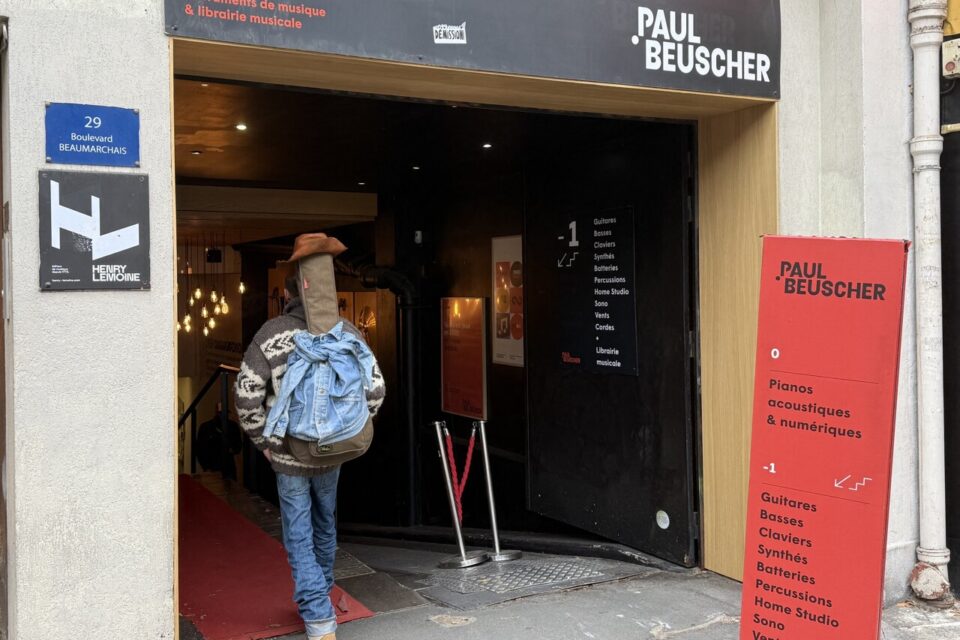 Une catastrophe" : à Paris, la fermeture de l'historique magasin de musique  Paul Beuscher sidère les clients