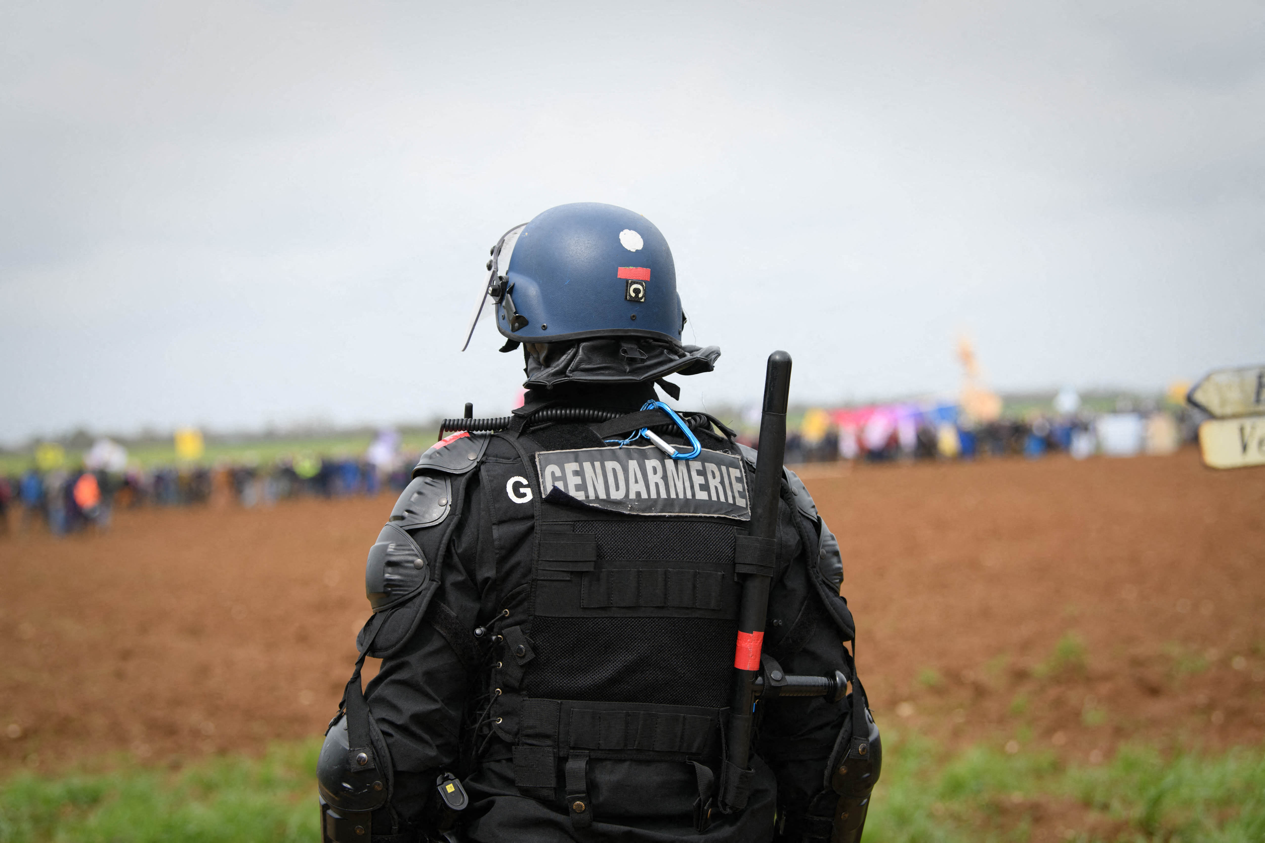Sainte-Soline : « Libération » et Mediapart font le travail déserté par  l'IGGN et identifient le gendarme à l'origine du tir - L'Humanité