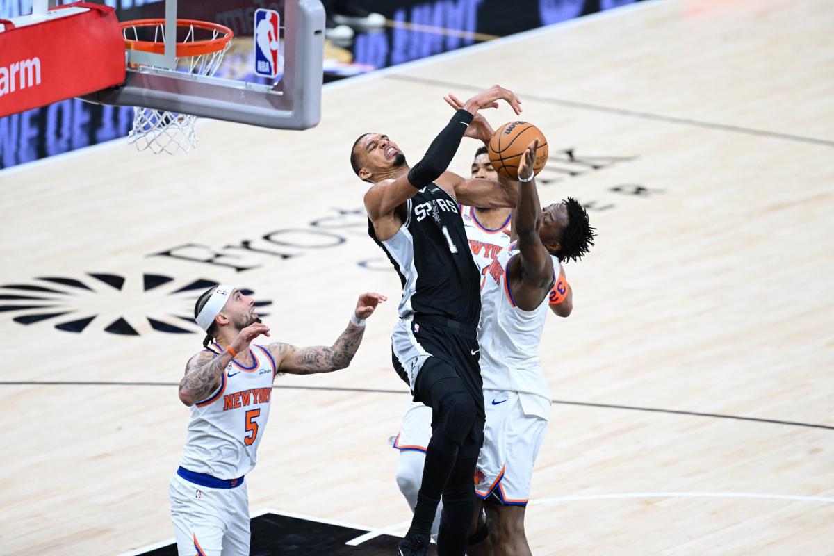 Les New York Knicks renversent les San Antonio Spurs d'un Victor Wembanyama  maladroit et récupèrent l'avantage du terrain d'entrée de finale NBA