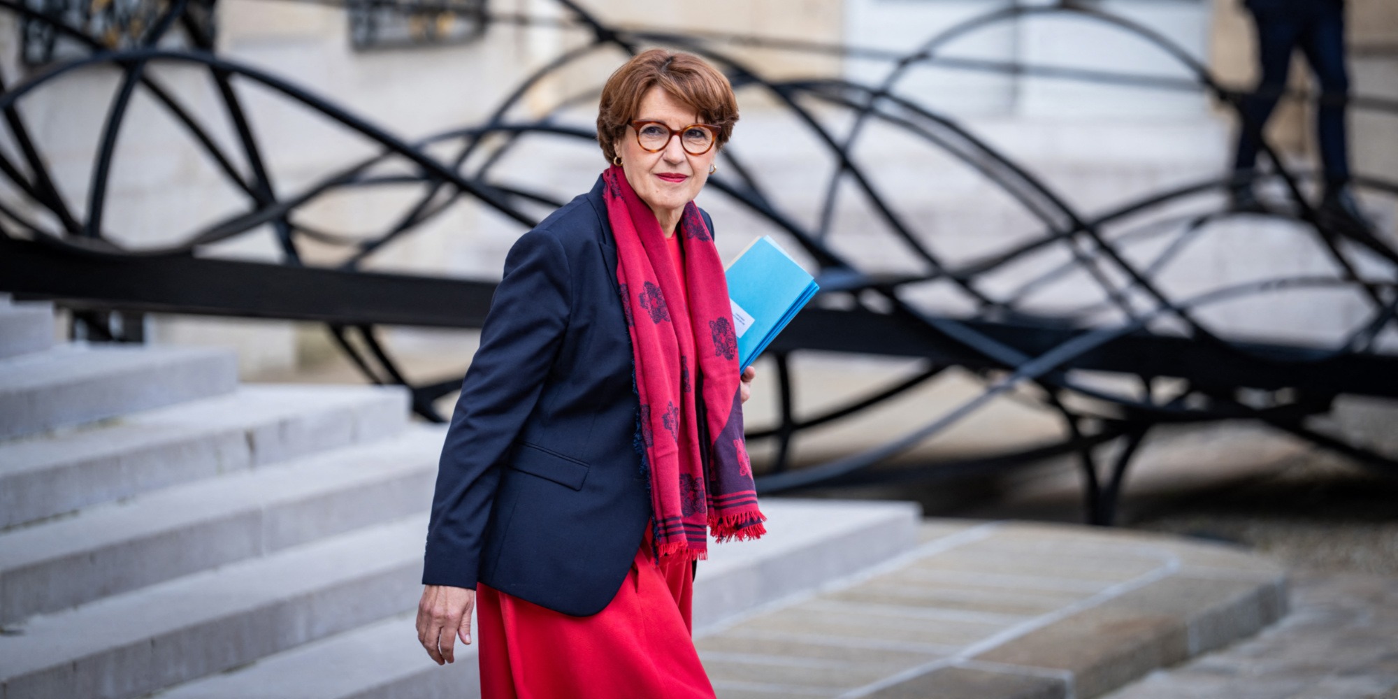 Agriculture : Les pesticides autorisés en Europe devraient «l'être  également en France», insiste Annie Genevard
