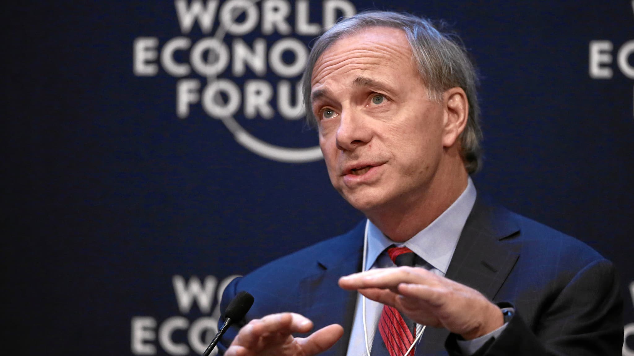 Il n'en voulait pas plus de 2% il y a 3 ans, aujourd'hui l'influent  milliardaire américain Ray Dalio conseille d'allouer 15% de son patrimoine  dans le bitcoin