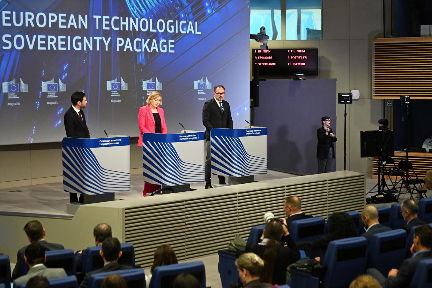 Le plan de l'Europe pour réduire sa dépendance numérique, face aux  Etats-Unis et à la Chine