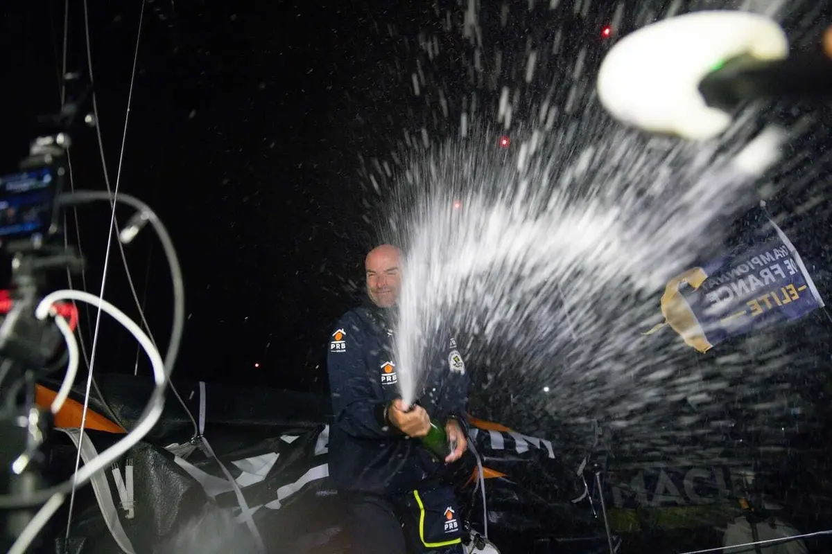 Nicolas Lunven remporte la Solitaire du Figaro 2026 : un troisième sacre  historique
