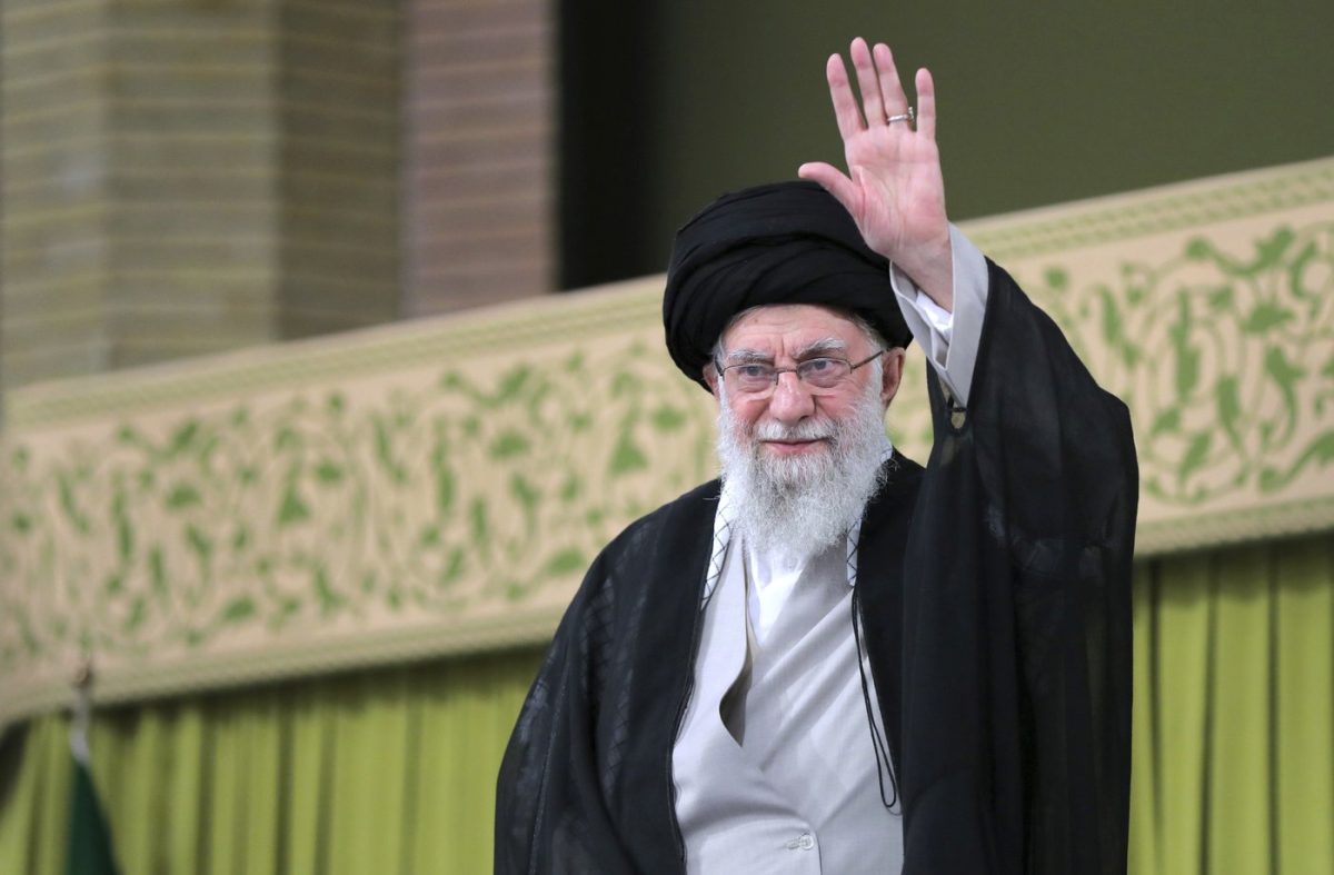 Le guide suprême iranien menace Israël et les États-Unis d'une «réponse  écrasante» | L'actualité