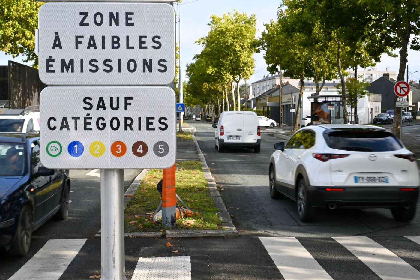 Loi de simplification : le Conseil constitutionnel sauve les « ZFE » et le  « ZAN »