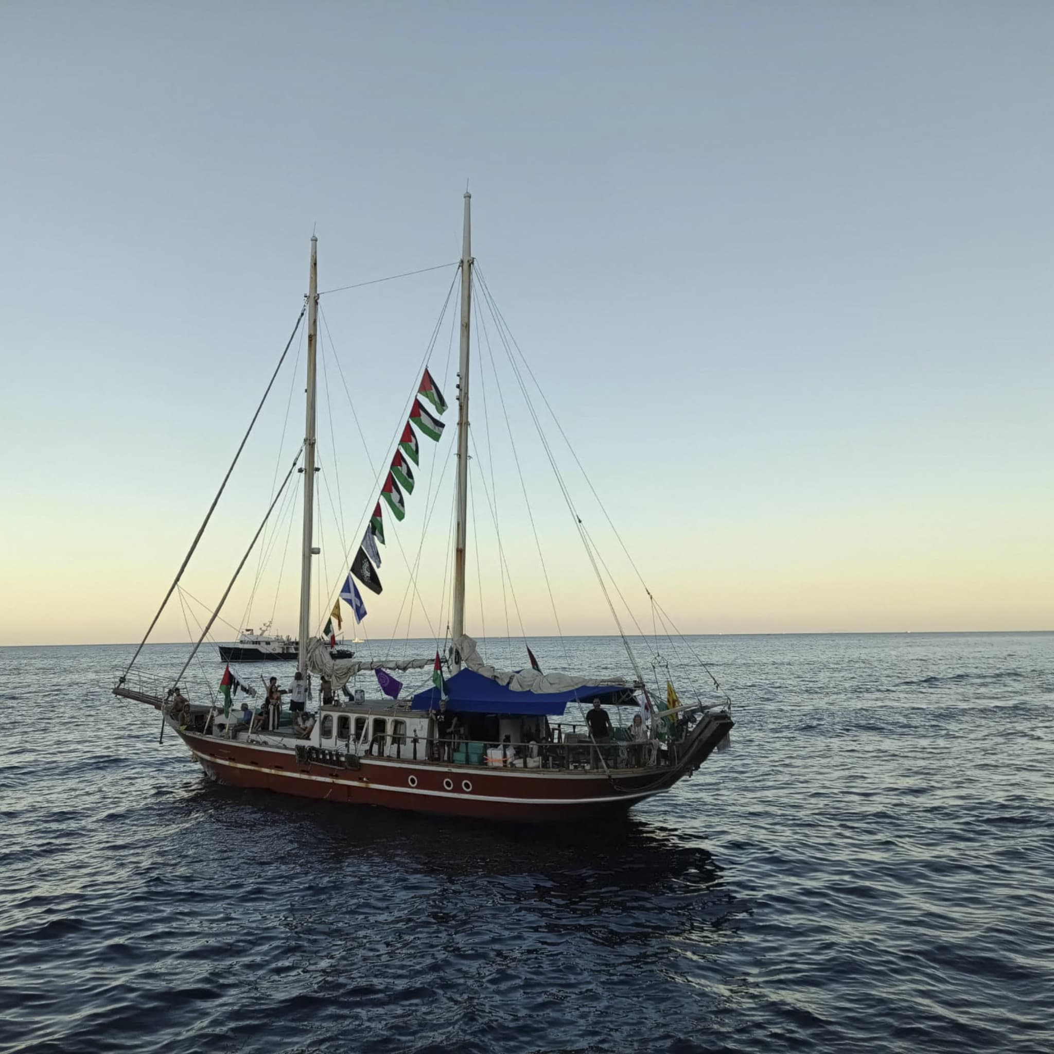 La flottille pour Gaza dit poursuivre sa route malgré les interceptions par  Israël