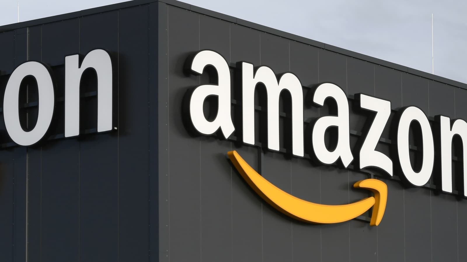 La fin d'un règne sans partage de 13 ans: Amazon passe devant Walmart et  devient la plus grande entreprise du monde en termes de chiffre d'affaires