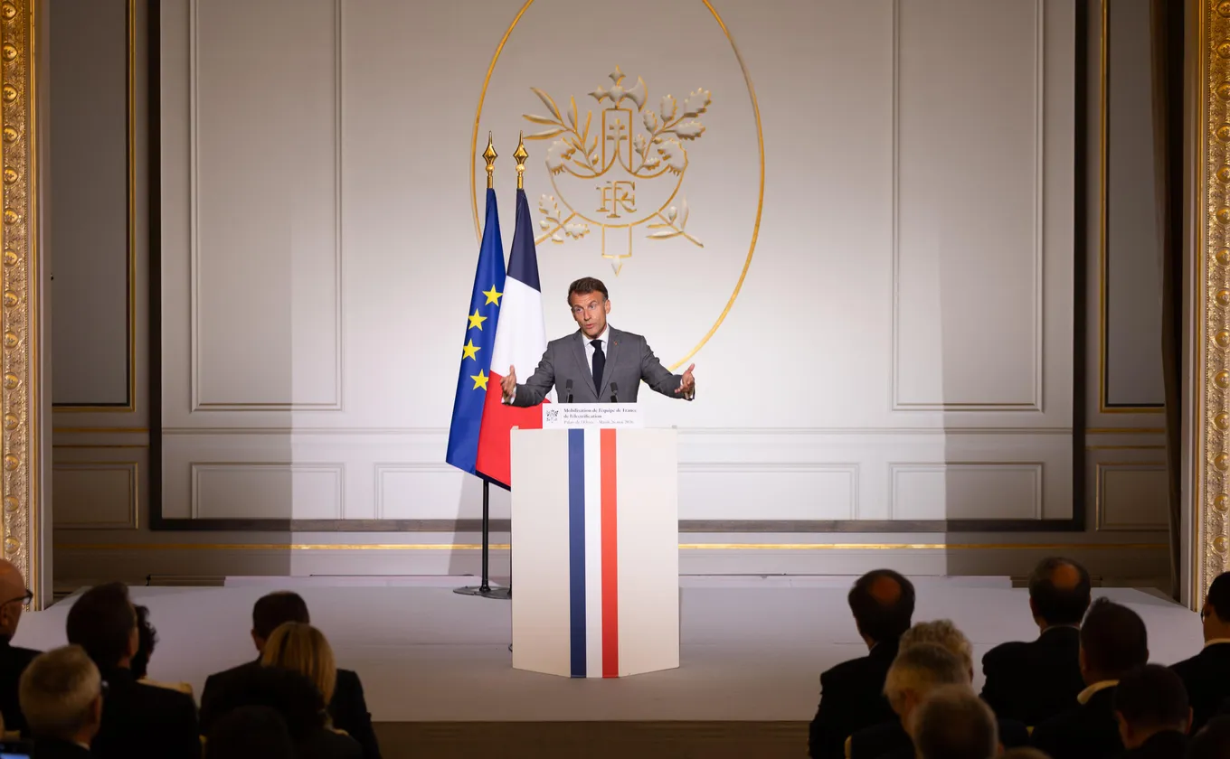 Investissement de Stellantis dans les véhicules électriques, bornes de  recharge… : Macron dévoile son plan pour rendre l'électrification «  désirable »