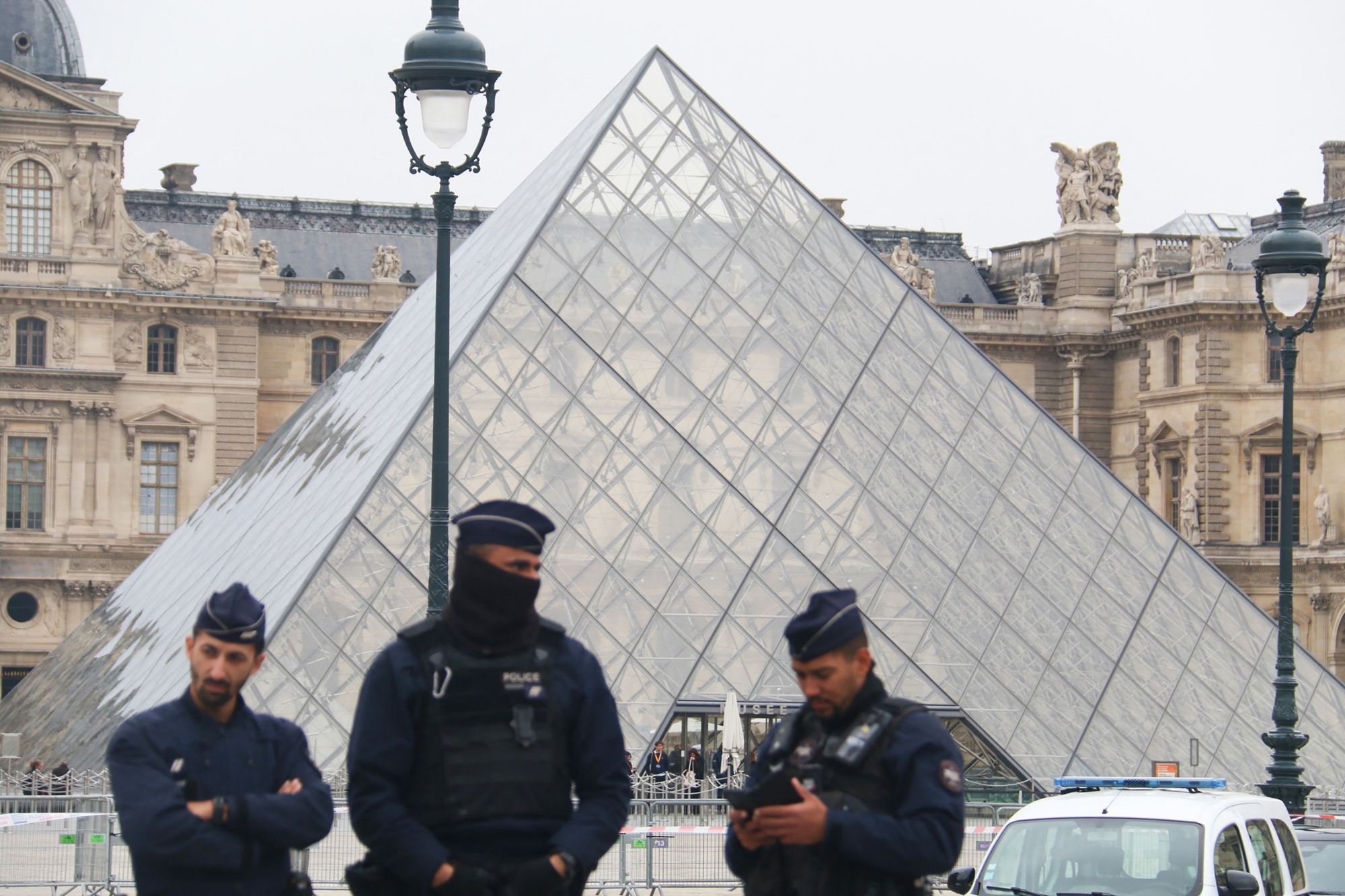 INFO RTL - Cambriolage du Louvre : cinq nouveaux suspects interpellés