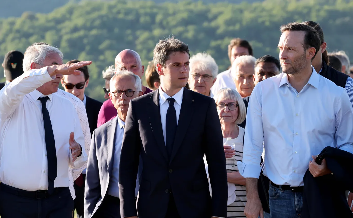 Big bang des retraites et dynamitage du Code du travail : le programme  économique explosif de Gabriel Attal pour 2027