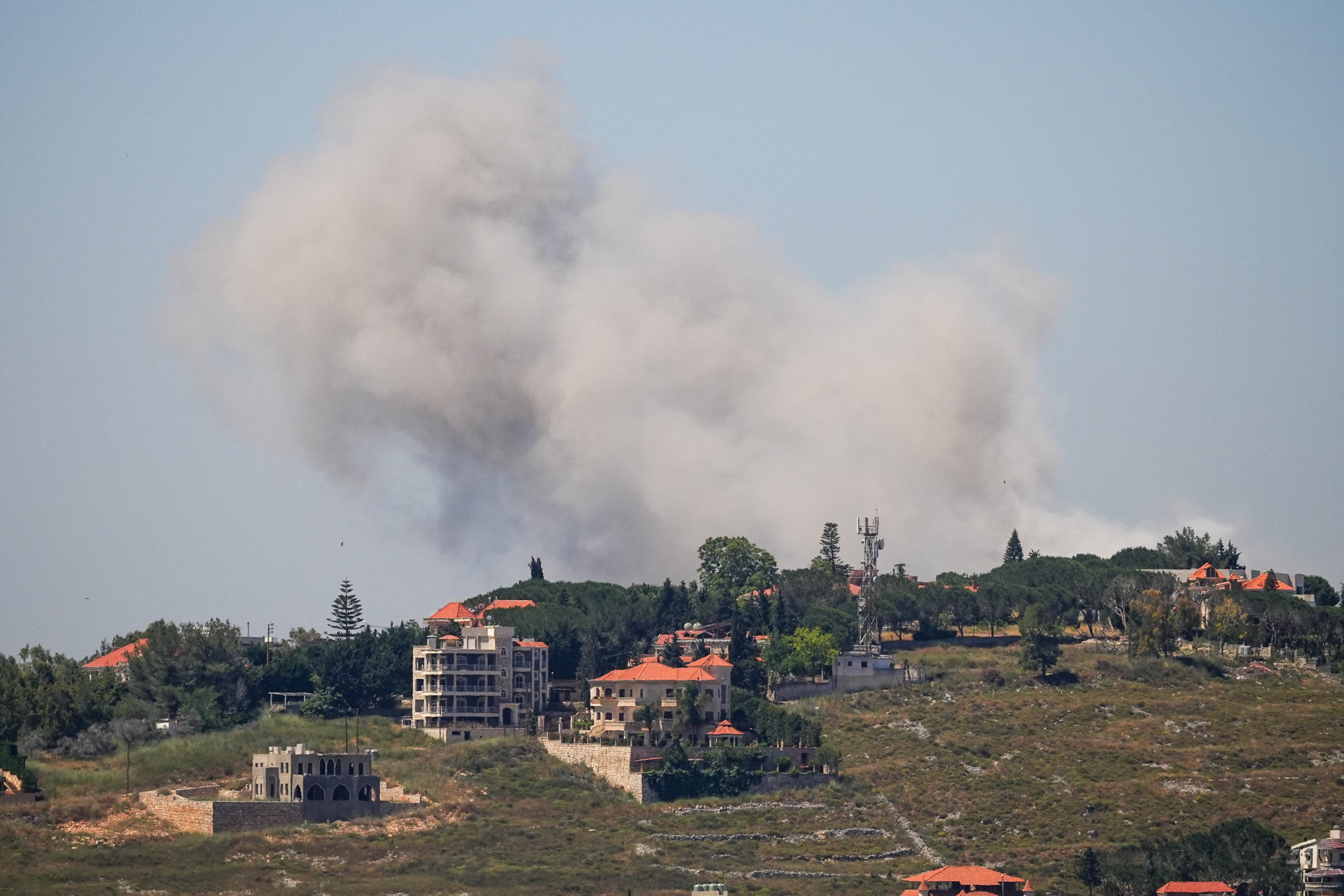 EN DIRECT - Moyen-Orient : un Casque bleu a été tué et deux autres blessés  dans le sud du Liban, malgré l'accord de cessez-le-feu – Libération