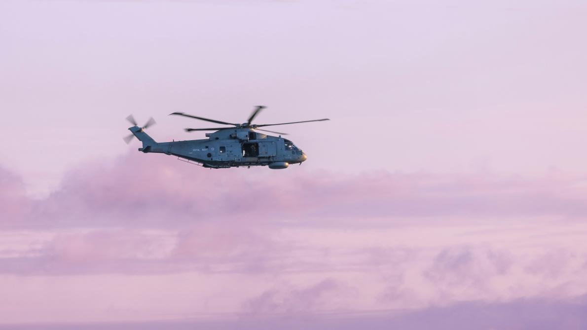 Trois militaires de la Royal Navy décèdent après un accident d'hélicoptère  - Le Soir