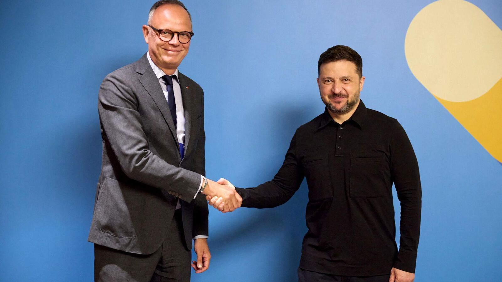 L'époque où on pouvait faire une campagne purement hexagonale est derrière  nous » : les présidentiables se pressent à Kiev - Le Parisien