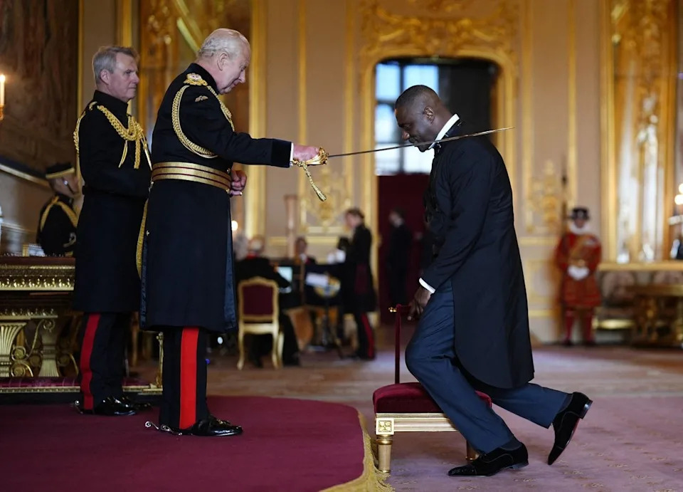 Idris Elba fait chevalier de l'Ordre de l'Empire britannique par le roi  Charles III - Yahoo Style France