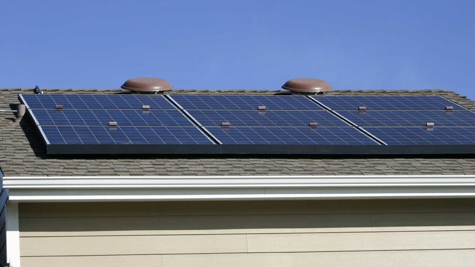Flambée de l'énergie : les Européens se ruent sur les panneaux solaires et  ça ne va pas s'arrêter