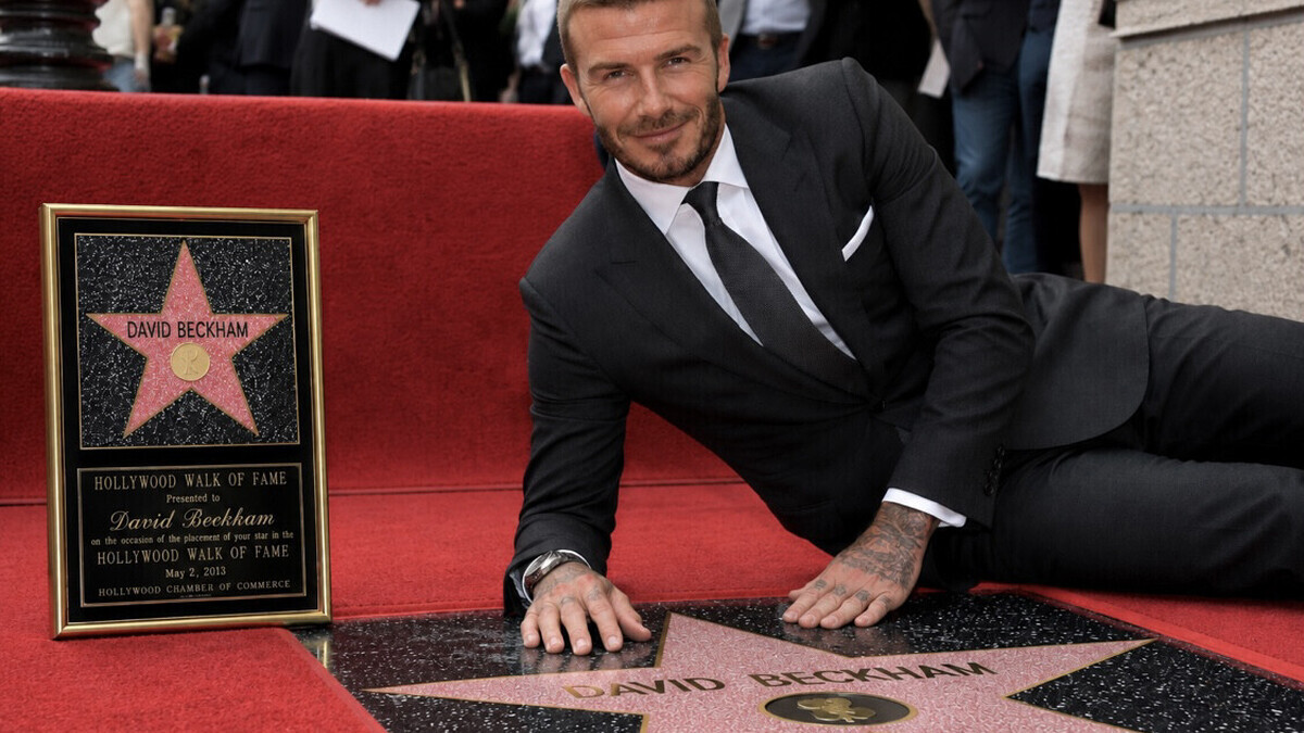 David Beckham premier footballeur à recevoir son étoile sur le Walk of Fame  – People sur Entrevue