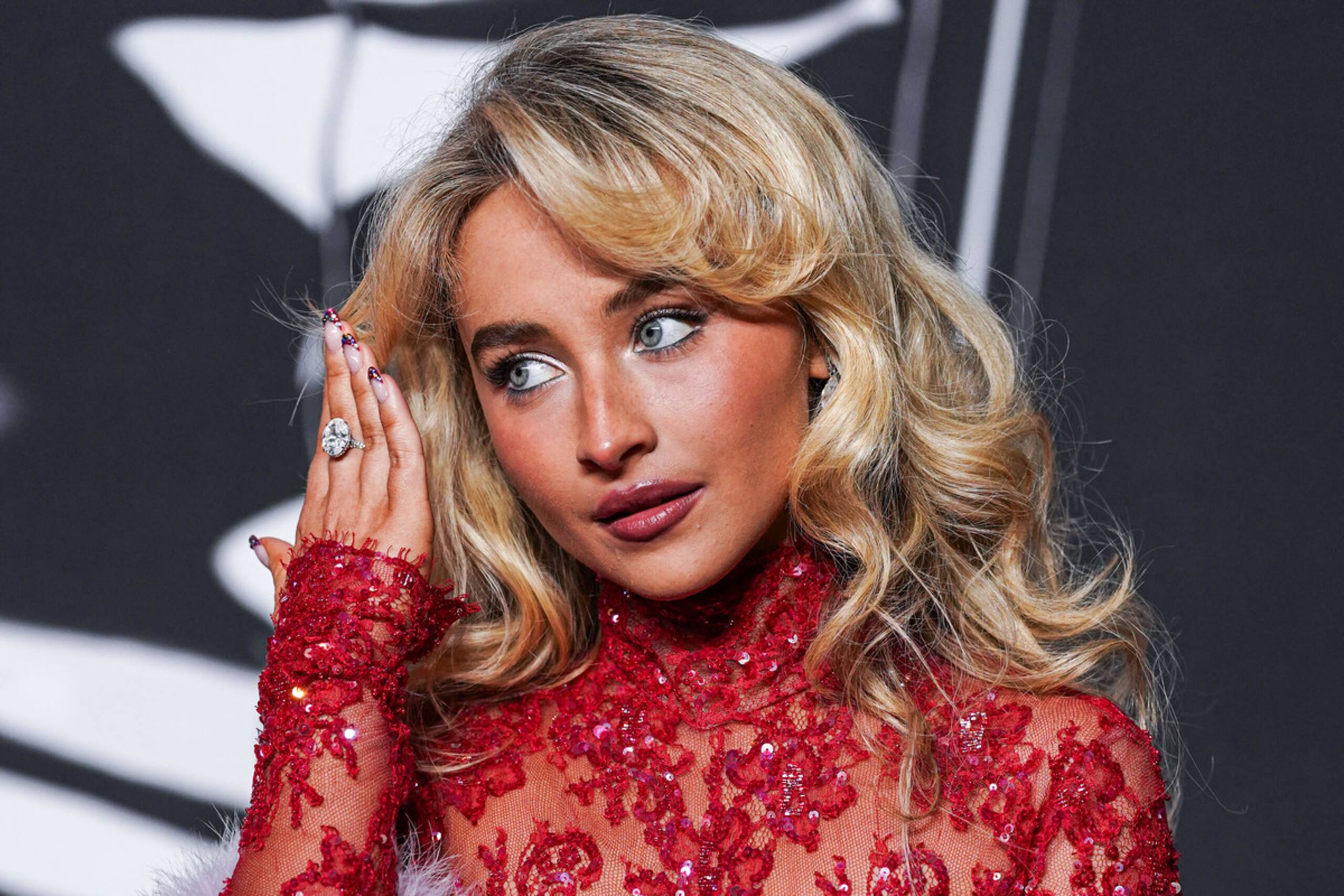 Sabrina Carpenter obtient une ordonnance d'éloignement contre un harceleur  | TVA Nouvelles | QUB info