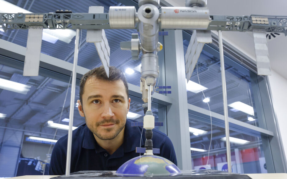 Plongeur, pilote de chasse et provençal : qui est Arnaud Prost,  l'astronaute français qui s'envolera dans l'espace en 2027 ? - Le Parisien