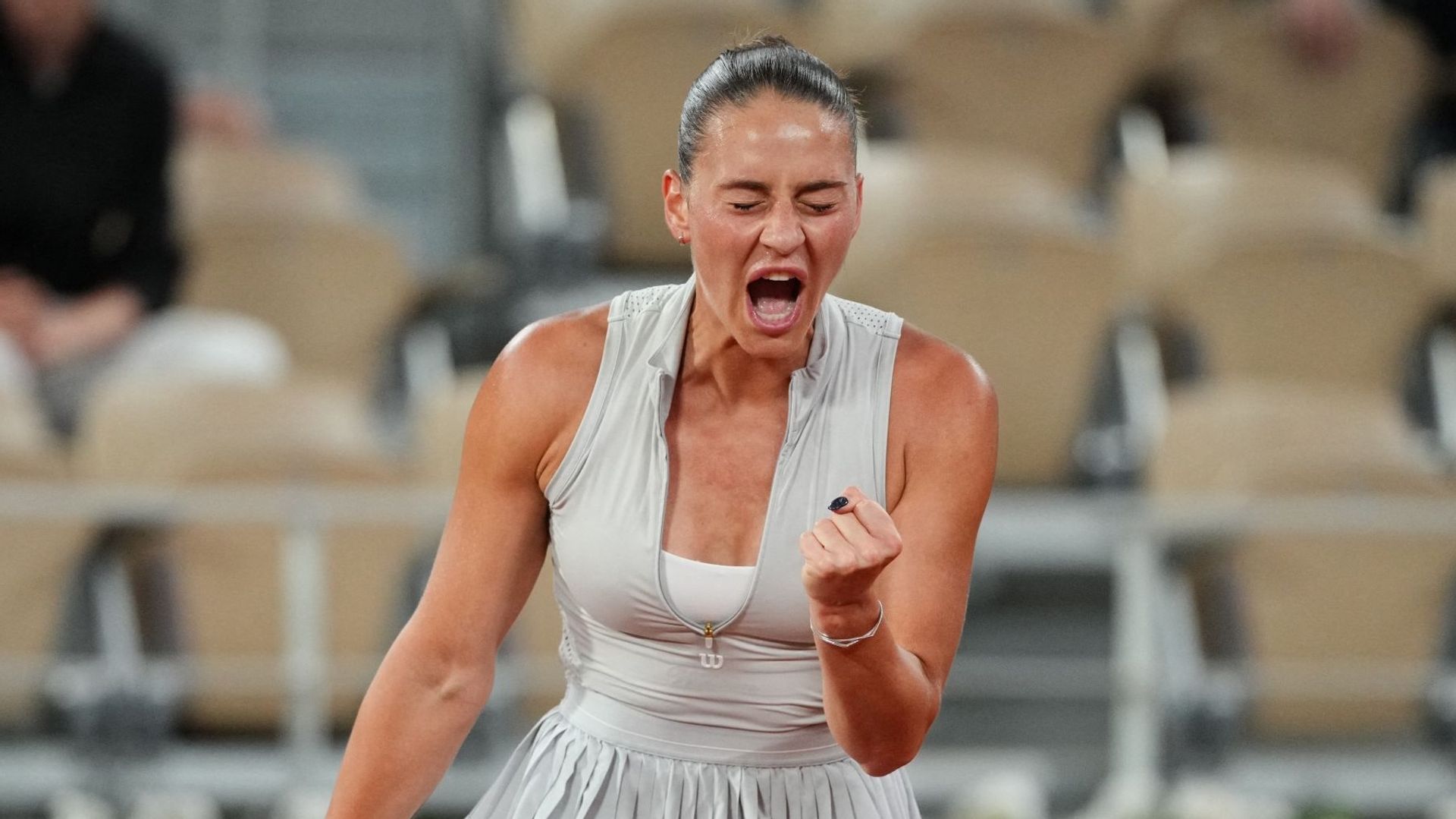 Roland-Garros : Mirra Andreeva se défait de Sorana Cirstea et retrouvera Marta  Kostyuk, tombeuse d'Elina Svitolina, en demi-finale - RTBF Actus