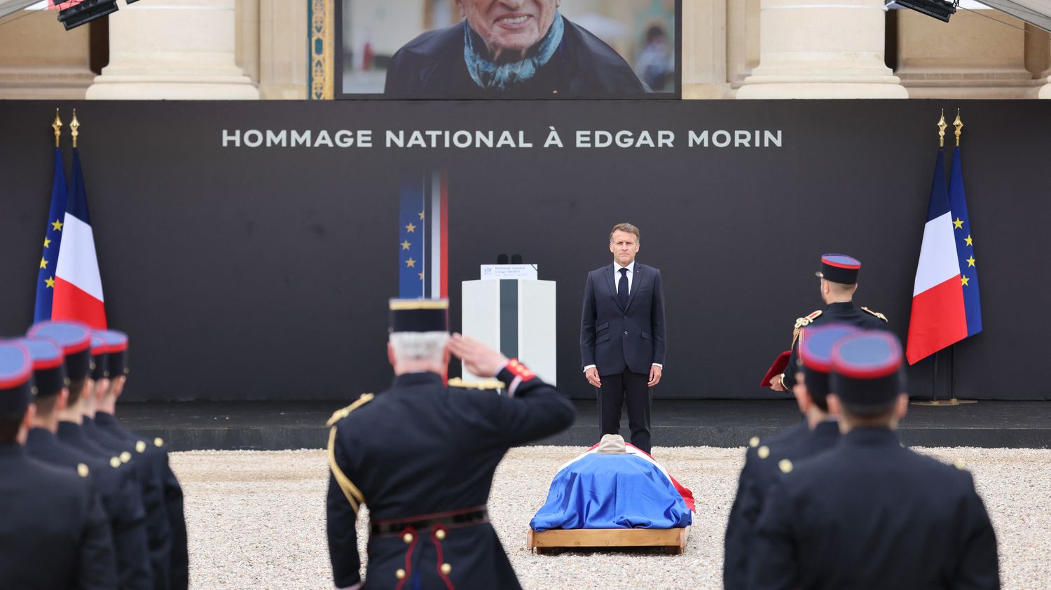 Hommage national à Edgar Morin : revivez la cérémonie aux Invalides,  présidée par Emmanuel Macron – franceinfo