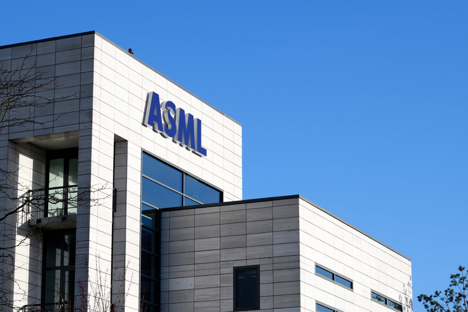 ASML dépasse les 500Md$ de capitalisation boursière grâce à TSMC -  Electroniques
