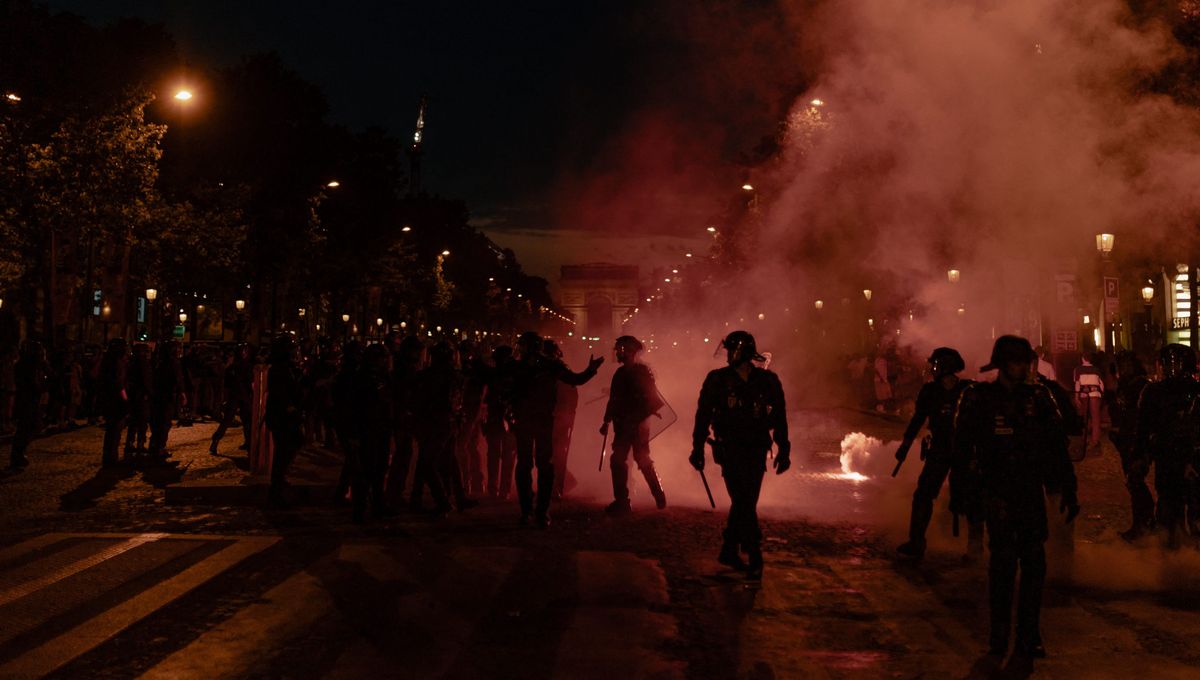 Violences après le sacre du PSG : l'IGPN saisie après des soupçons de tir  de LBD sur un adolescent à Bobigny - ICI