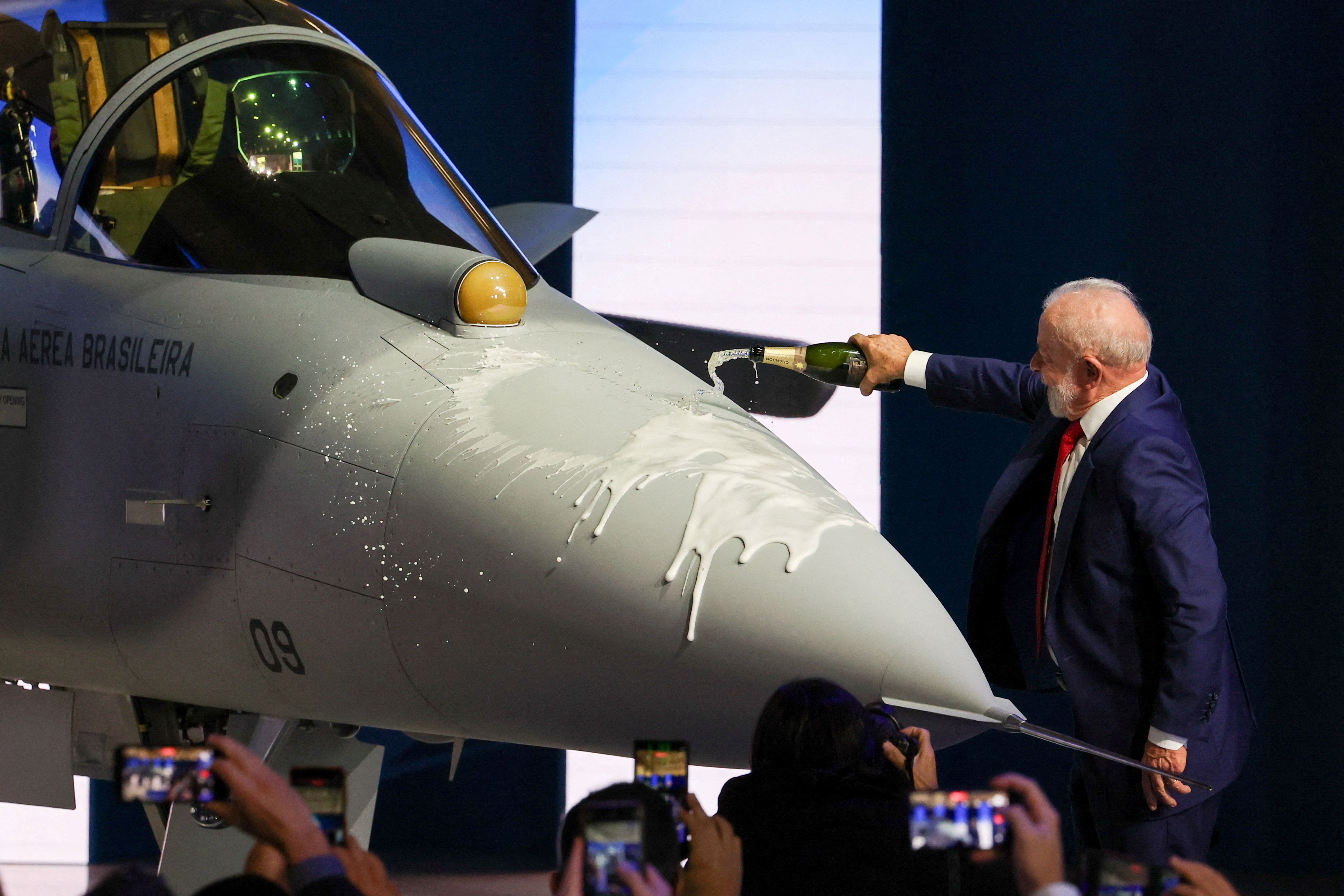 Le Brésil pourrait acquérir 20 chasseurs Gripen supplémentaires, selon la  Suède | Zonebourse