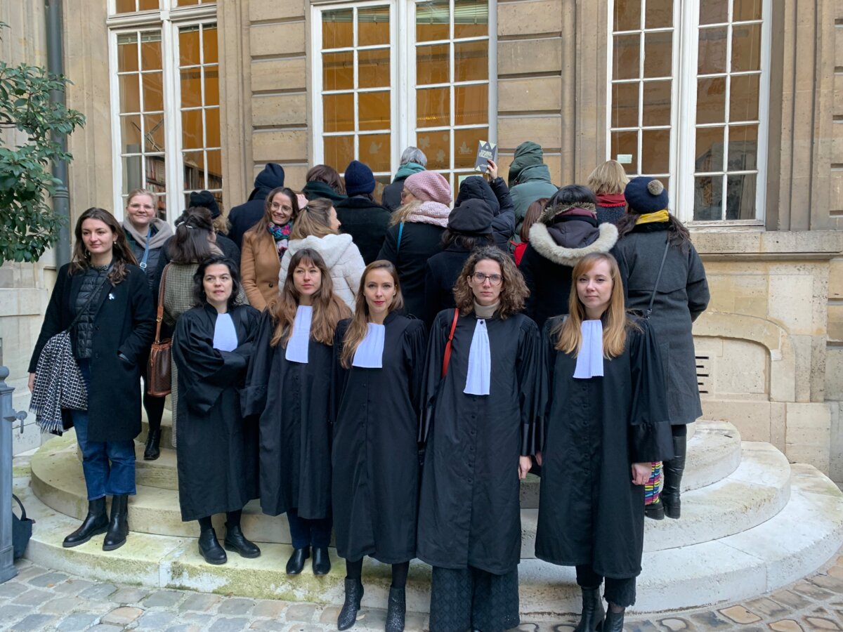 Un haut fonctionnaire forçait des femmes à uriner devant lui : l'État  condamné par le tribunal administratif | Mediapart