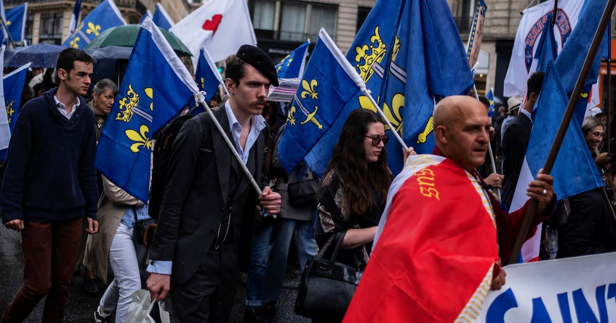 Nuit Blanche à Paris : l'extrême droite intégriste veut gâcher la fête et  appelle à des prières de rue – Libération