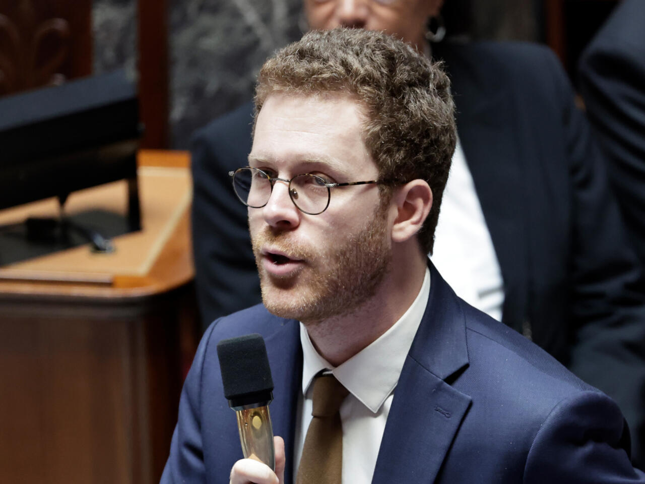 Amiel veut des SMS pour une "prise de conscience" du coût des frais  médicaux pour la Sécu
