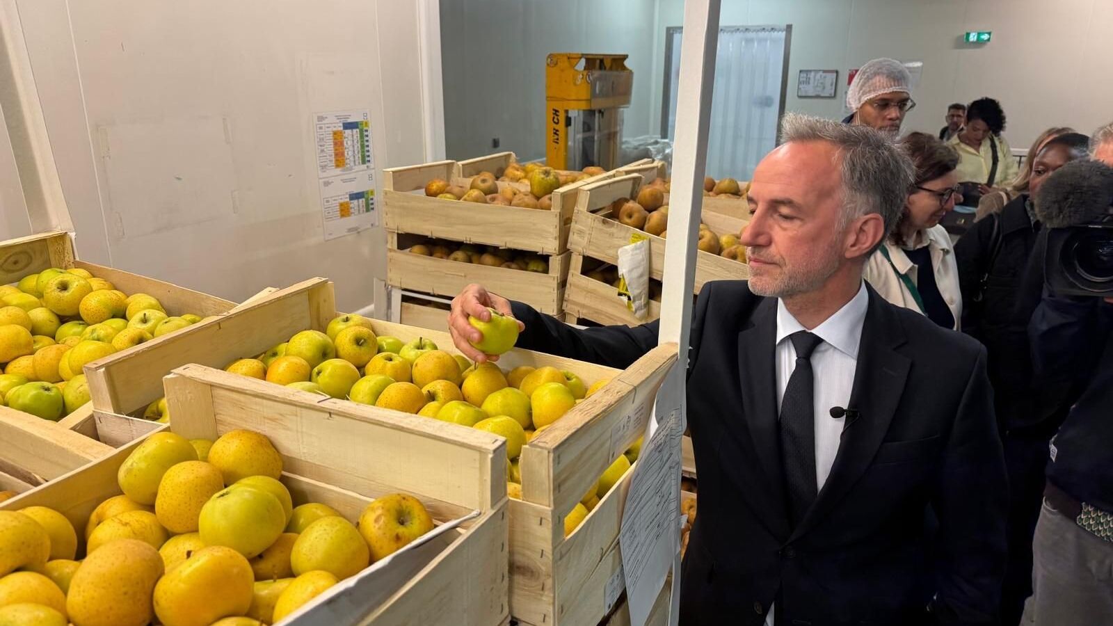 Paris : la cantine gratuite pour 17 000 enfants à la rentrée, les tarifs  gelés pour tous les autres, annonce Emmanuel Grégoire - Le Parisien