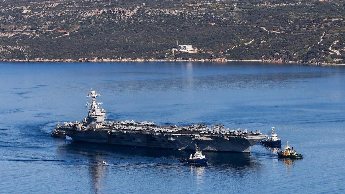 Le plus grand porte-avions du monde, l'USS Gerald Ford, est arrivé en Grèce  après avoir été touché par un incendie dans « la buanderie principale » du  navire