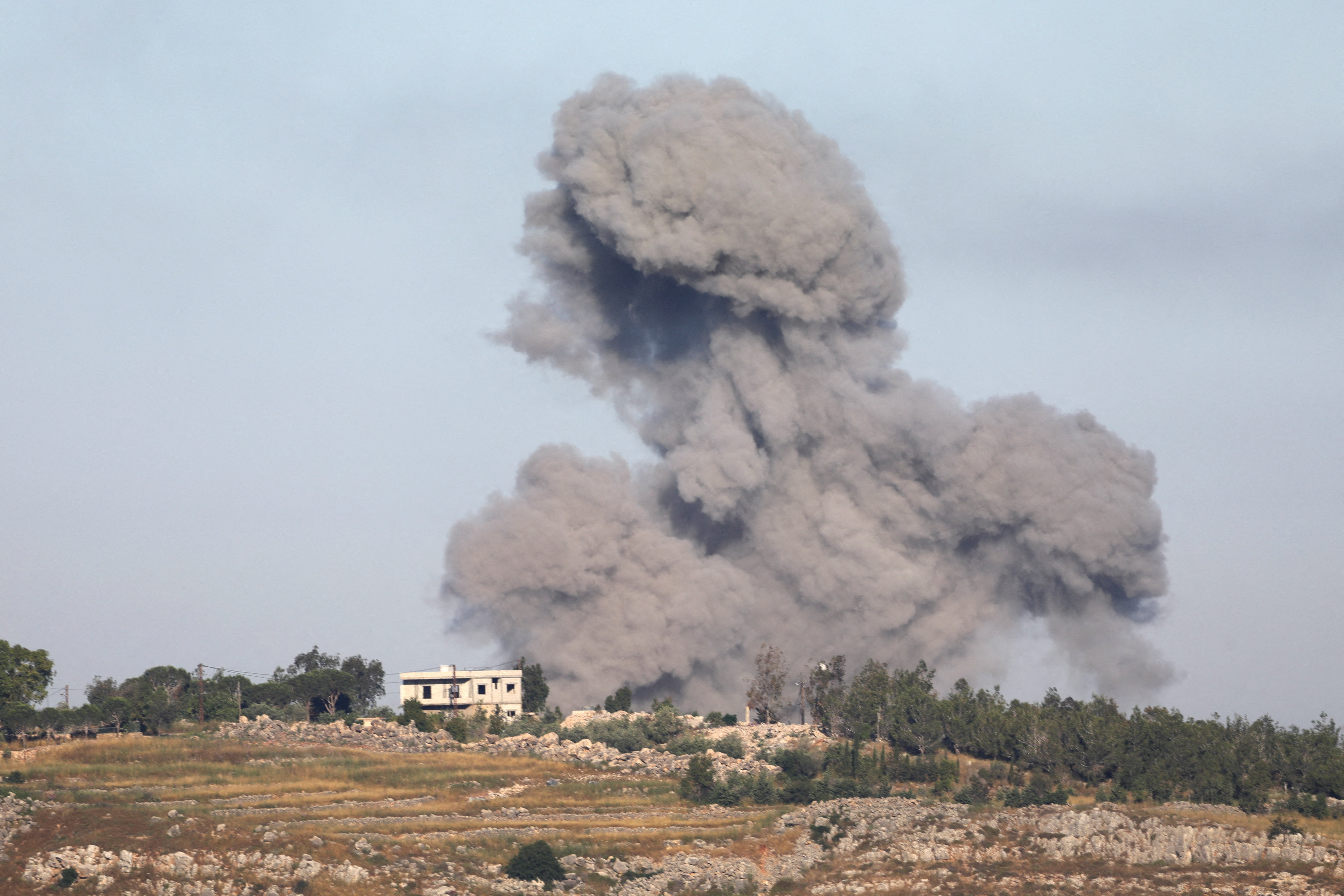Moyen-Orient : le Hezbollah refuse l'accord de cessez-le-feu avec Israël –  Libération