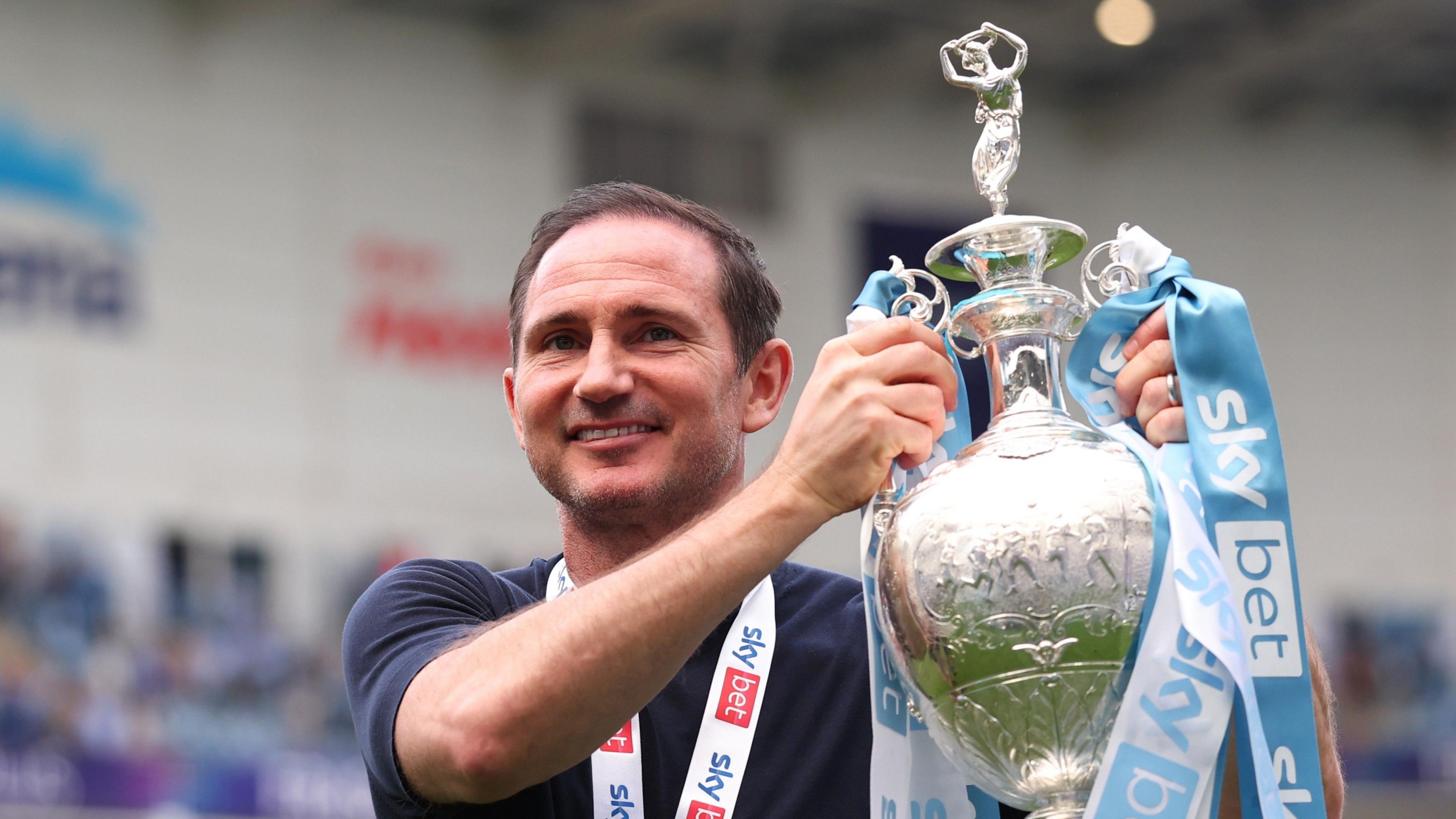 Frank Lampard named LMA manager of year after leading Coventry to Premier  League - BBC Sport