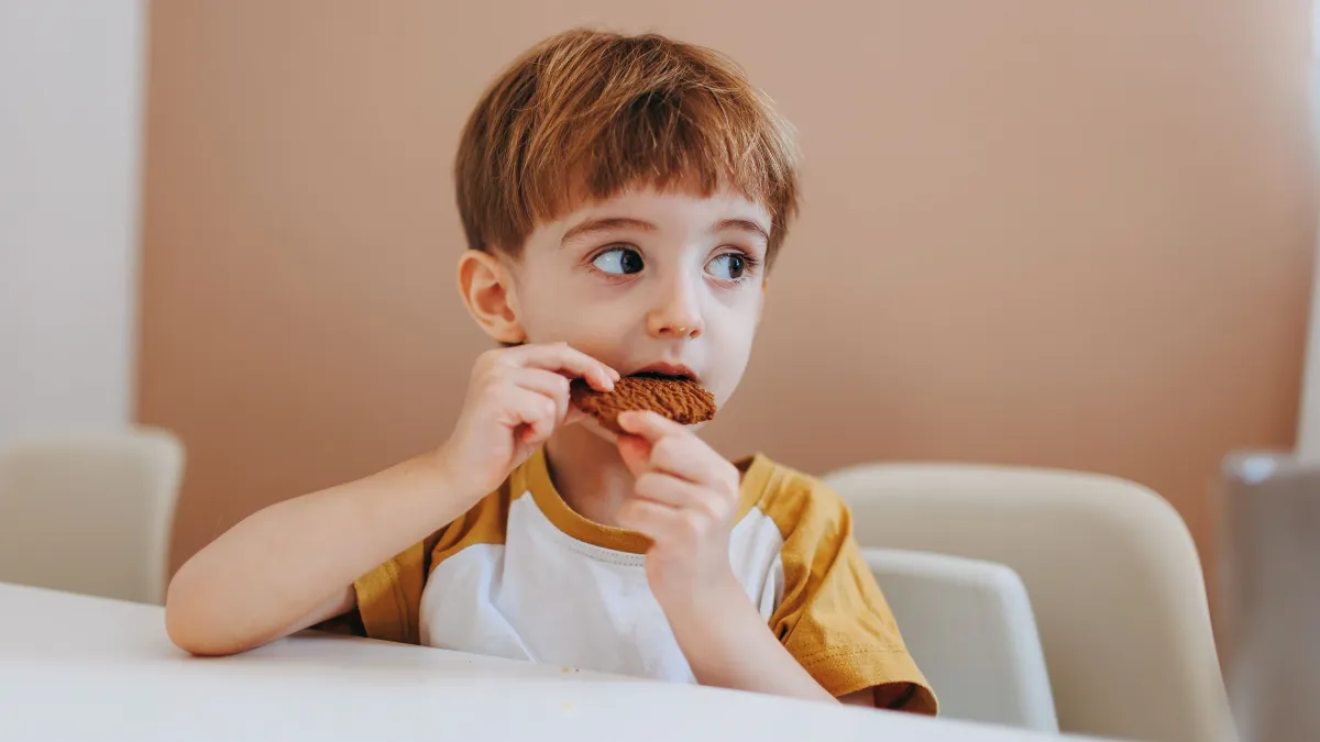 82 goûters pour enfants analysés : 91 % sont ultratransformés d'après 60  Millions