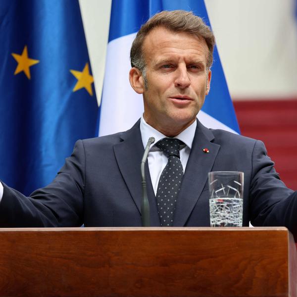 Sondage : la cote de confiance de Macron au plus haut depuis un an, à 26 % d'opinions  favorables