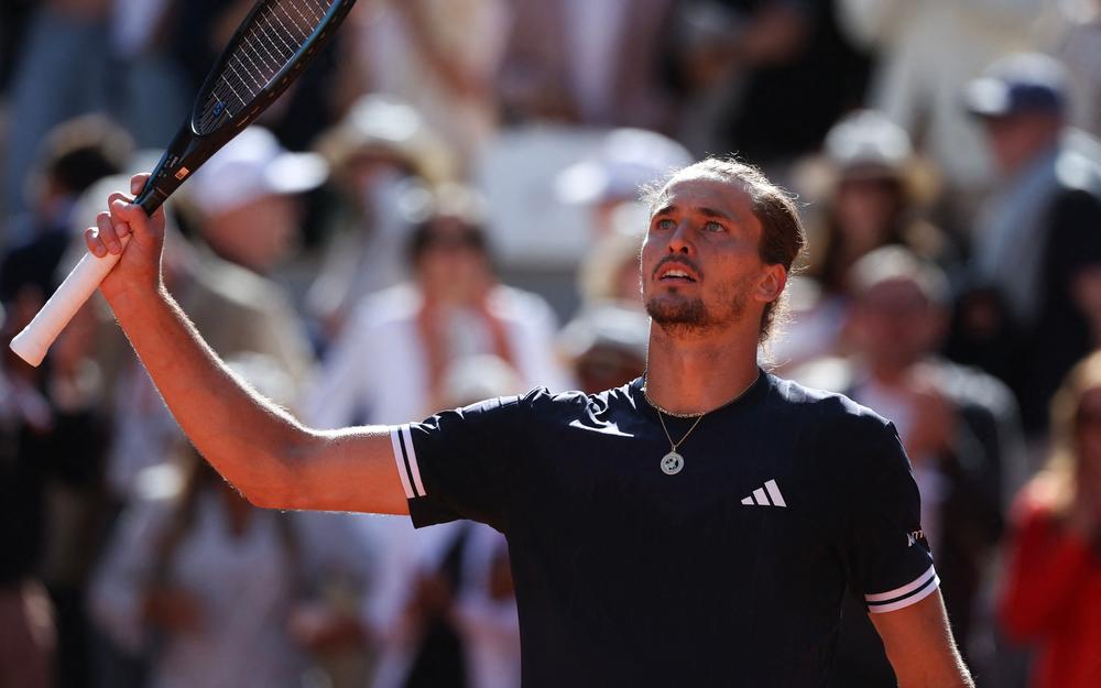 Roland-Garros : Alexander Zverev rejoint la finale après avoir dominé Jakub  Mensik en demie