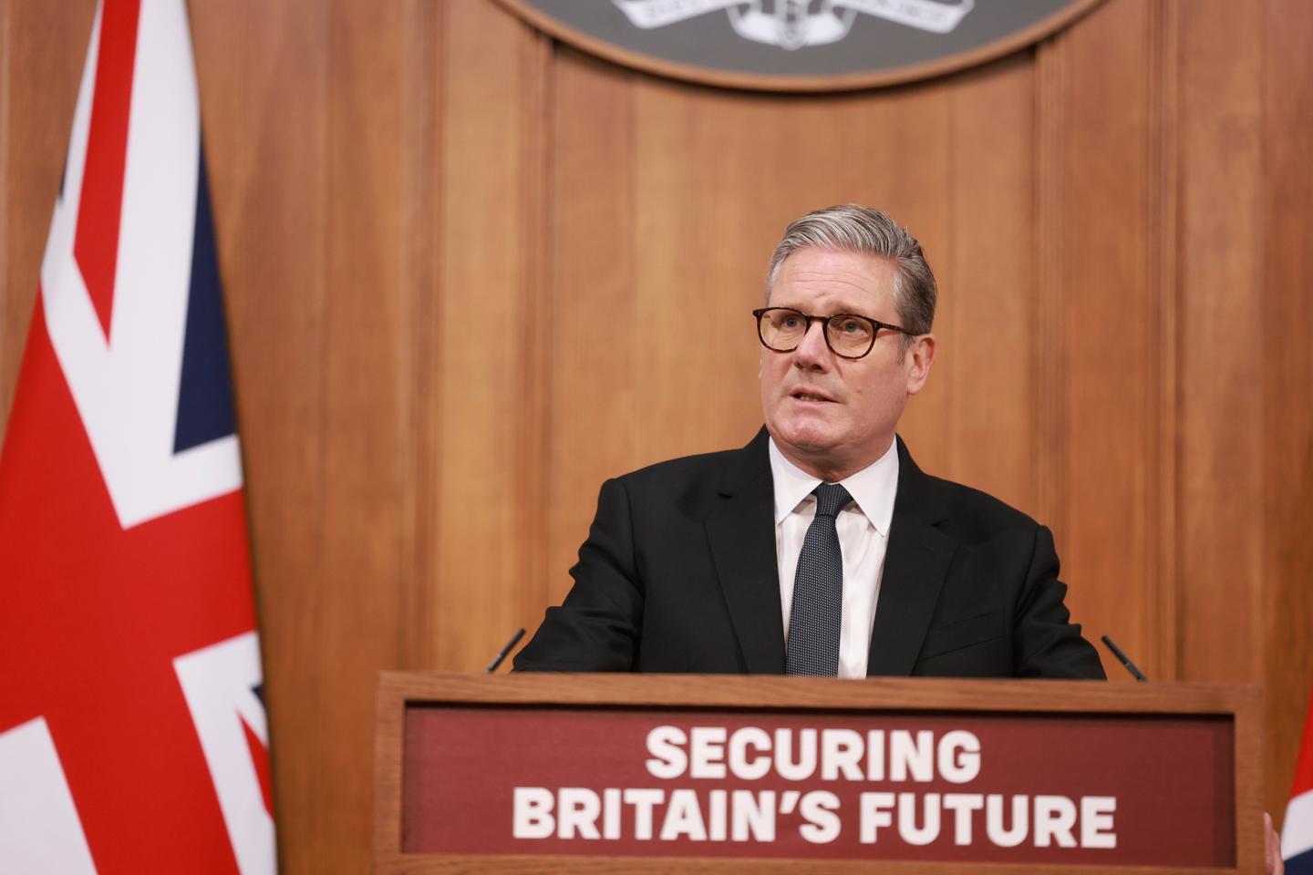 Keir Starmer promet de « reprendre le contrôle » des frontières du Royaume- Uni en réduisant l'immigration légale