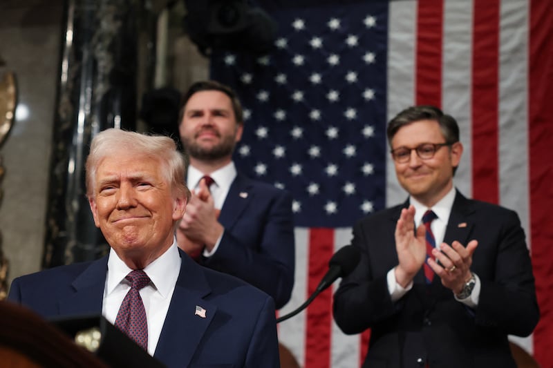 Trump se félicite de son action «sans relâche» dans son discours au Congrès