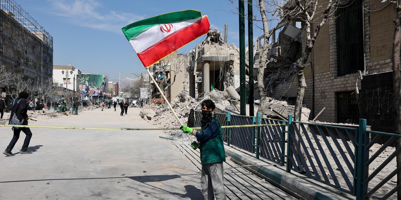 En Iran, la société divisée face aux frappes d'Israël et des Etats-Unis