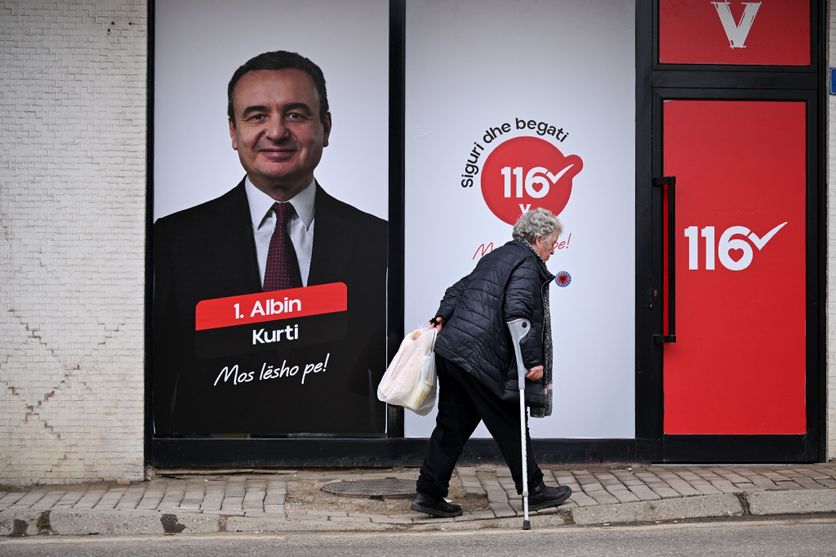 Le Kosovo vote pour tenter de sortir d'un an de blocage politique